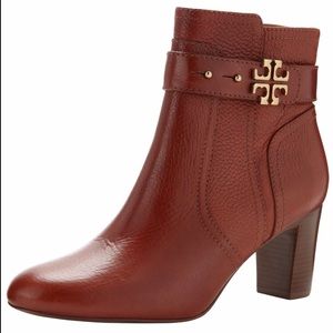 Tory Burch
Elina Logo Ankle Boot